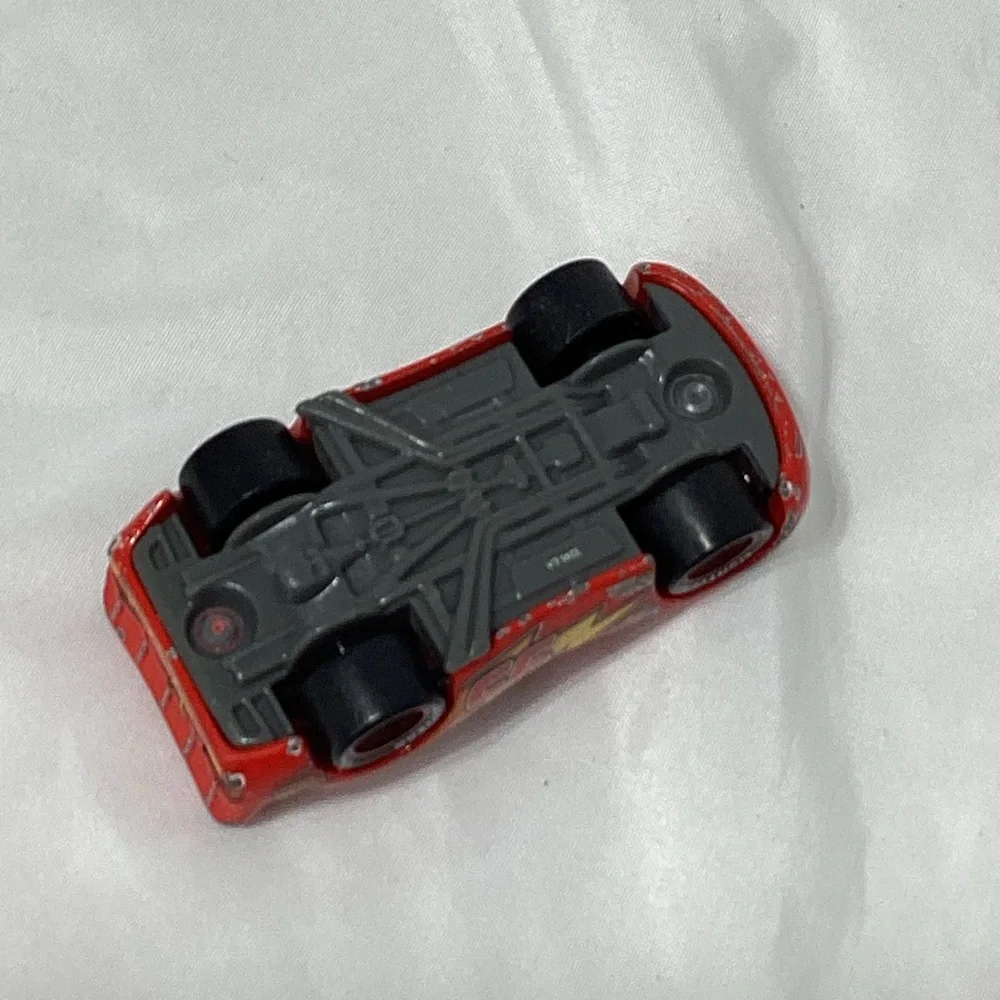 Disney Cars Movie Cars Lot of 7 Lightning McQueen Tank Coat Tow Cap Mater Lot CC - Picture 10 of 10